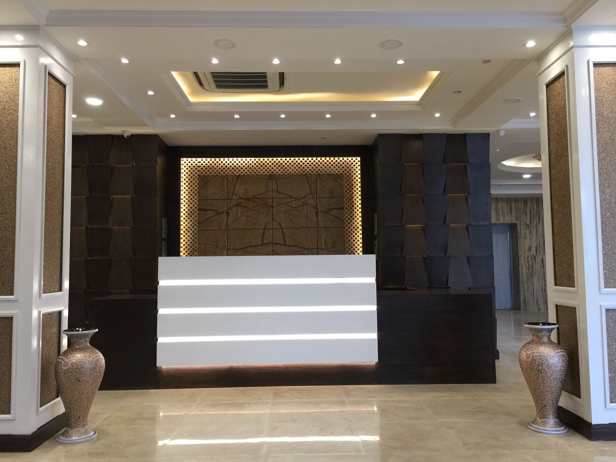 Heritage Luxury Srinagar  Ngoại thất bức ảnh