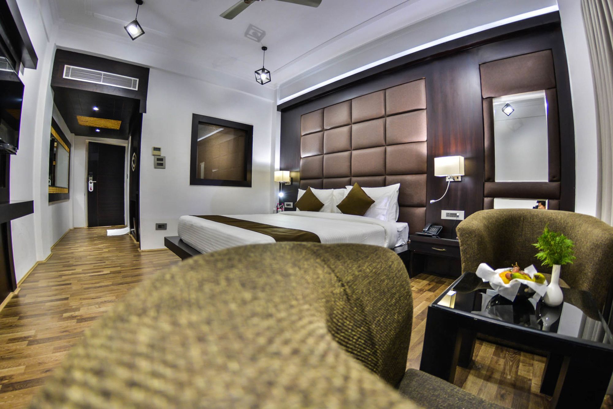 Heritage Luxury Srinagar  Ngoại thất bức ảnh