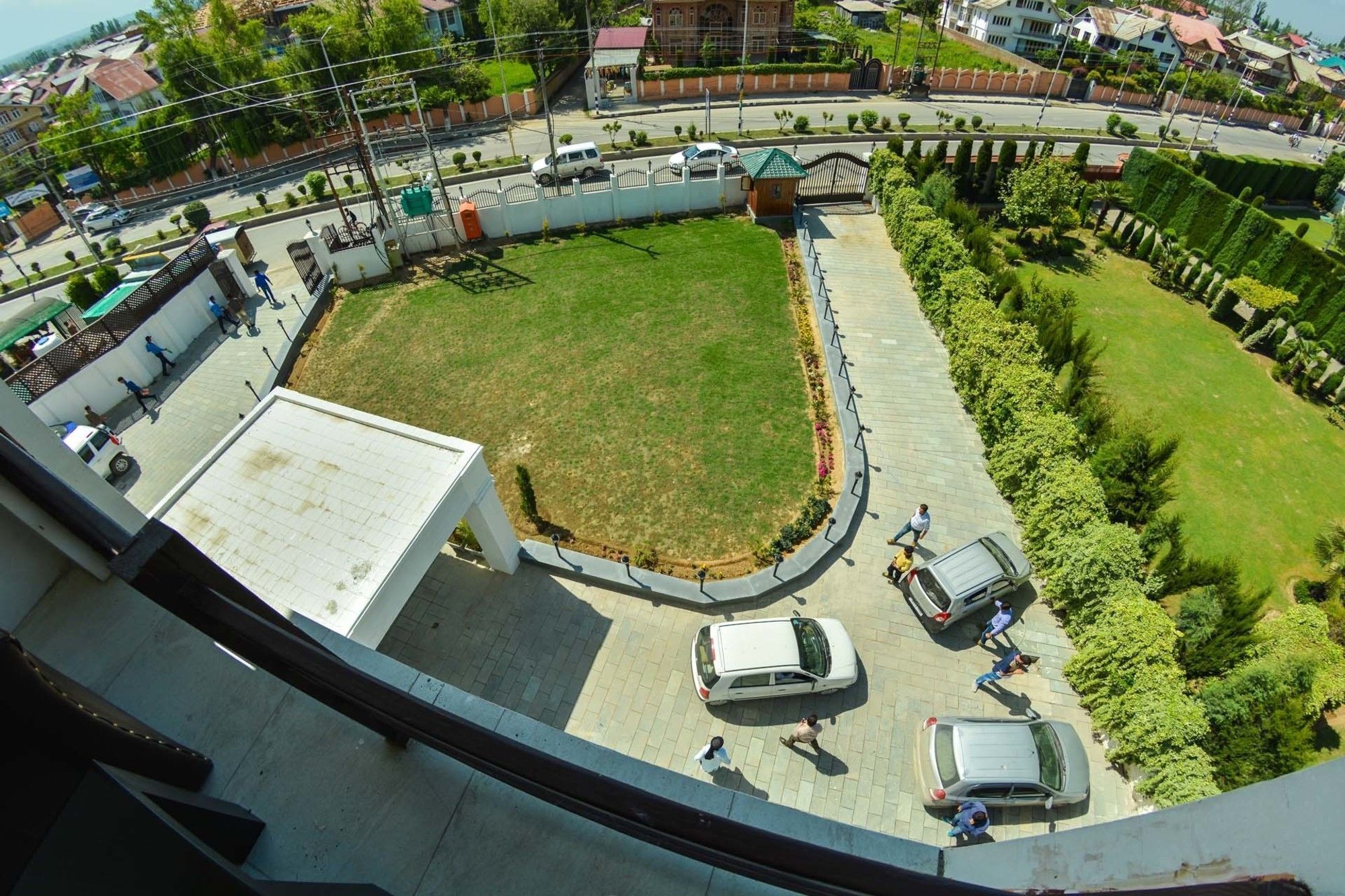 Heritage Luxury Srinagar  Ngoại thất bức ảnh