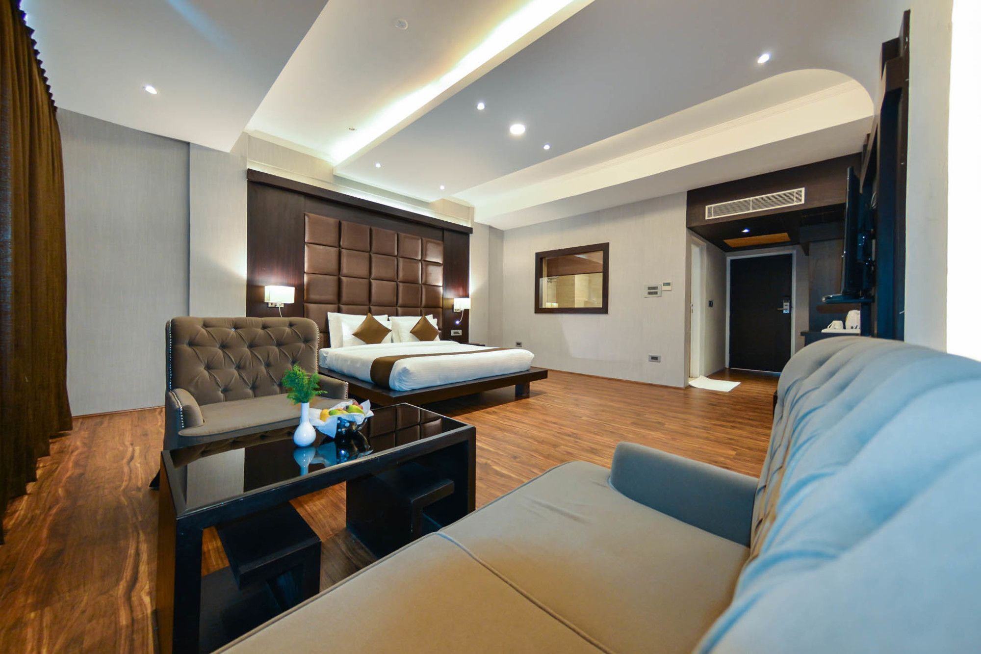 Heritage Luxury Srinagar  Ngoại thất bức ảnh