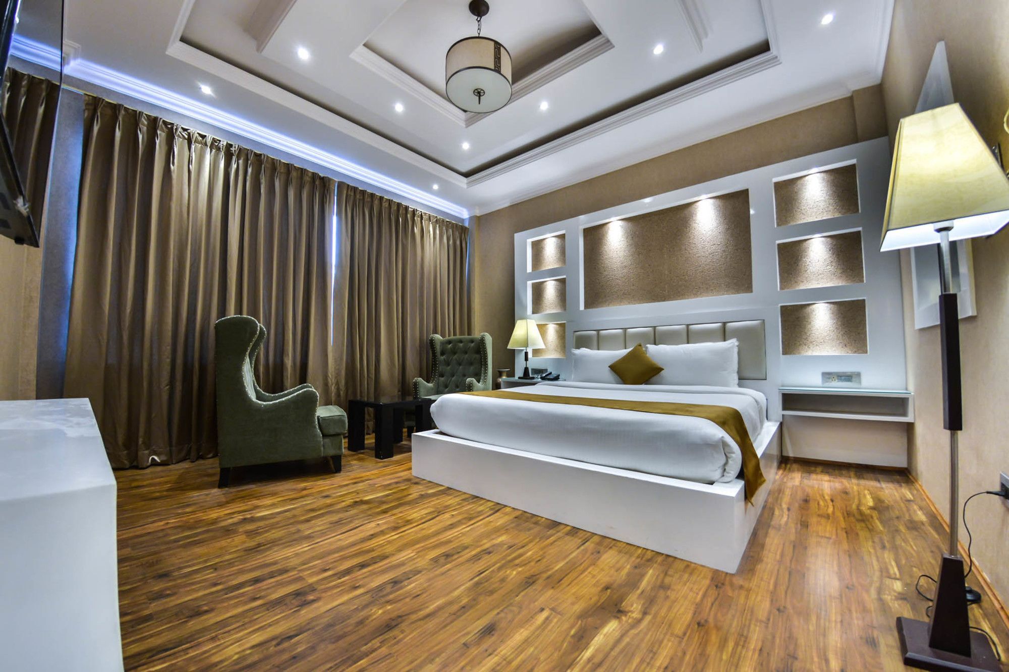Heritage Luxury Srinagar  Ngoại thất bức ảnh