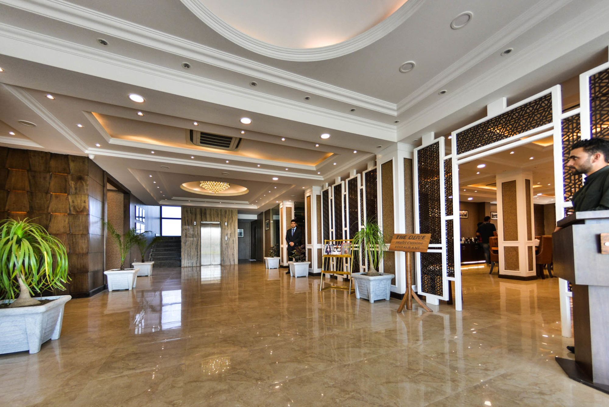 Heritage Luxury Srinagar  Ngoại thất bức ảnh